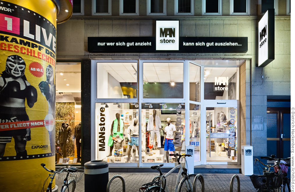 MAN store, Herrenbekleidung in der Hansastraße Dortmund. Foto © Dietrich Hackenberg