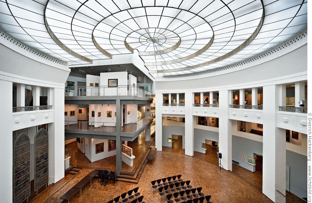 Rotunde mit Glasdach im Museum für Kunst und Kulturgeschichte Dortmund. Foto © Dietrich Hackenberg