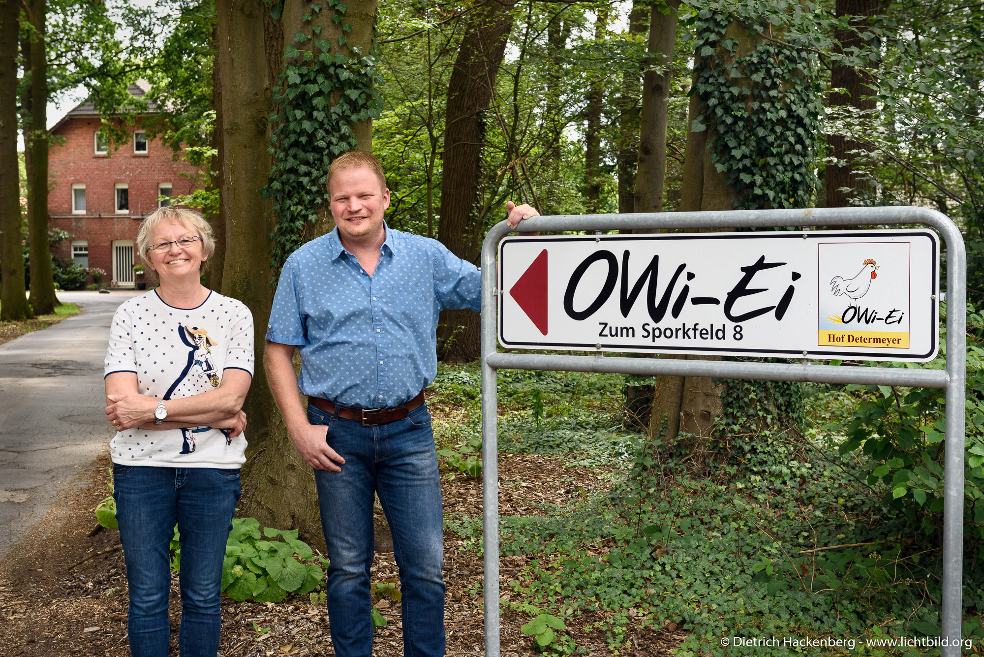 OWI-Ei-Erzeugergemeinschaft Hof Determeyer. Digitalisierungstour von Arbeitsminister Laumann. Foto © Dietrich Hackenberg