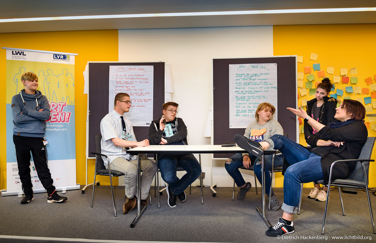 „Gehört werden! Junge Menschen aus Einrichtungen der Jugfendhilfe in NRW beteiligen sich“ Veranstaltung in Duisburg. Foto LVR / © Dietrich Hackenberg