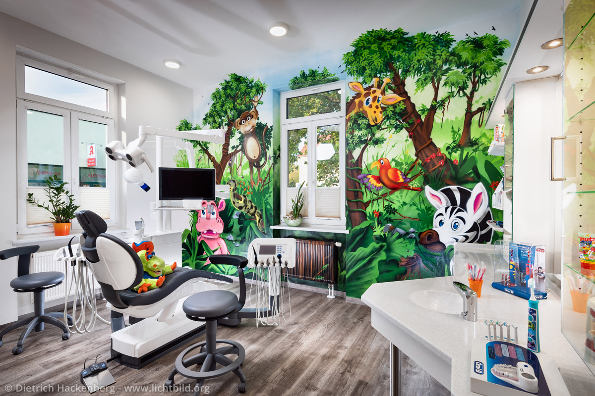Behandlungszimmer für Kinder, Zahnarztpraxis Markwardt Gera. Foto Dietrich Hackenberg