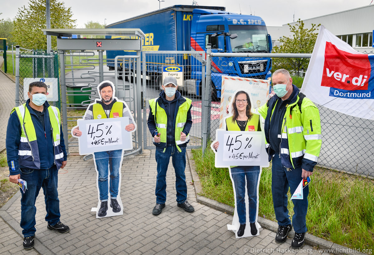 Streikaktion Ikea Zentrallager Dortmund. Foto Dietrich Hackenberg