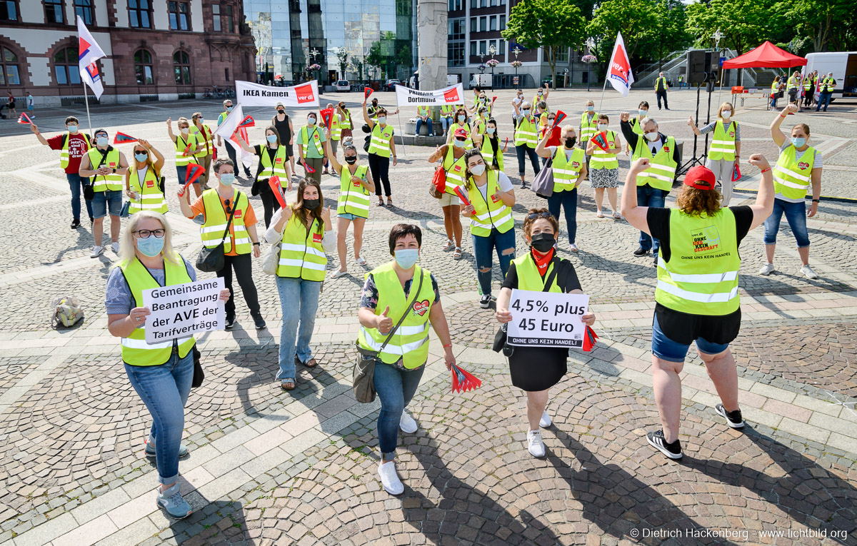 ver.di Handel NRW, Streikveranstaltung Friedensplatz Dortmund am 16.06.2021. Foto Dietrich Hackenberg