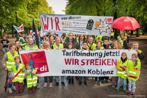 Aktionstag für allgemeinverbindliche Tarifverträge im Handel - AVE; Hofgarten Düsseldorf 2017. Foto Dietrich Hackenberg