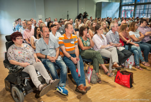 ver.di Branchenkonferenz Einzelhandel NRW beraten über "Die Folgen der Tarifflucht und Unternehmensaufspaltung auf Tariflandschaft und Betriebsratsarbeit" in Oberhausen am 15.09.2016. Foto Dietrich Hackenberg