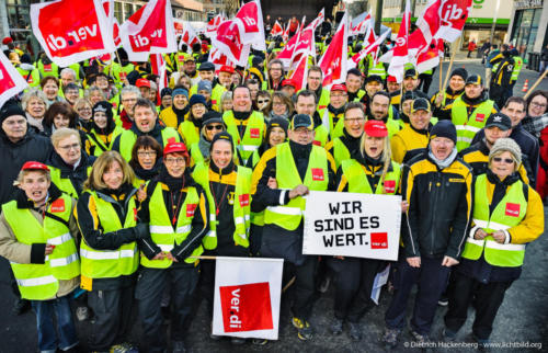 Streikveranstaltung verdi in Dortmund zur Tarifverhandlung der Post AG am 22.02.2018. Foto Dietrich Hackenberg