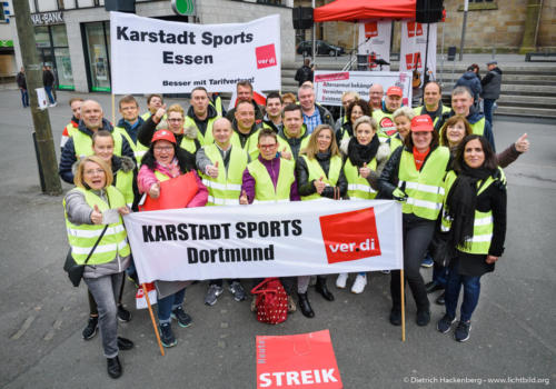 Zentrale Streikveranstaltung verdi Handel NRW in Dortmund am 17.04.2019. Foto Dietrich Hackenberg