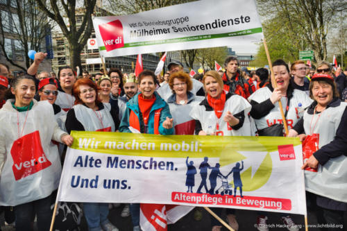 Mülheimer Seniorendienste. verdi Streikveranstaltung Öffentlicher Dienst, Dortmund am 10.04.2018. Foto Dietrich Hackenberg