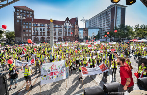 Zentrale Streikveranstaltung ver.di Handel NRW auf dem Friedensplatz Dortmund am 09.09.2021. Foto Dietrich Hackenberg